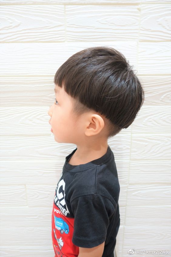 最帅气的三种小男孩发型，效果就是不一样，剪完真时尚-帅气2024小男孩发型短发