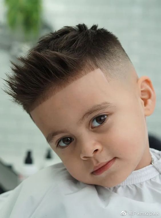 最帅气的三种小男孩发型，效果就是不一样，剪完真时尚-帅气2024小男孩发型短发