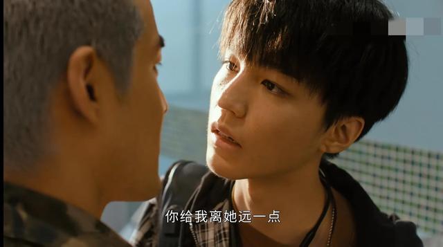 王俊凯、张译主演《重生之门》播了10集，优点和缺点一样多(重生之门王俊凯有感情戏吗)